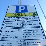 Piazzetta Degli Innamorati * Барі