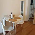 Piazzetta Degli Innamorati *