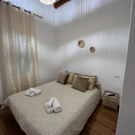 Piazzetta Degli Innamorati * 바리